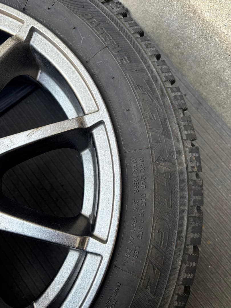 お取引中 SCHNEIDER14インチ23年TOYOスタッドレス⛰️４本