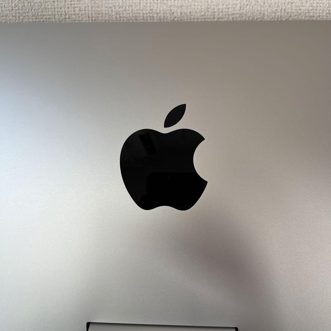 Apple iMac Retina 4K 21.5インチ　(2017)