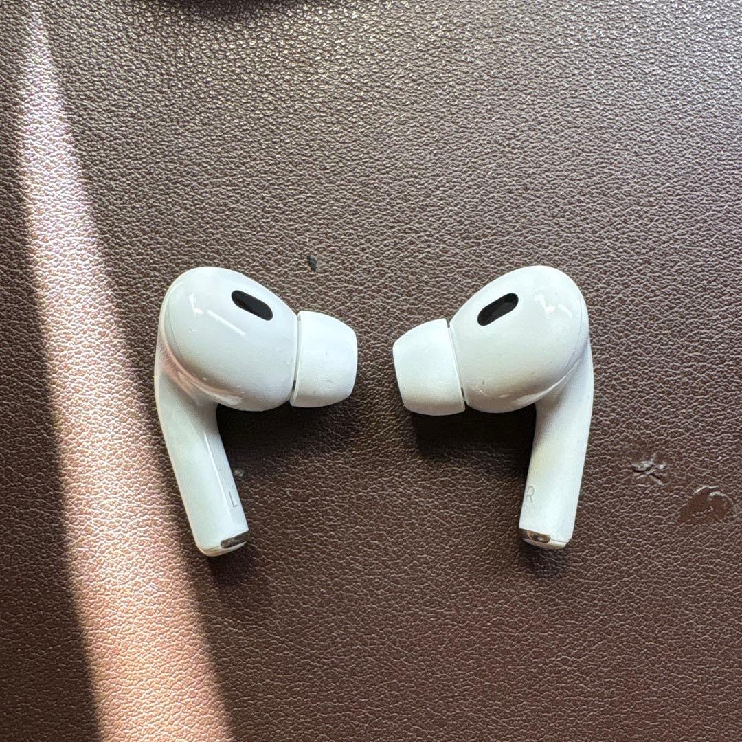 AirPods Pro 2 ホワイト 本体 充電ケース付き