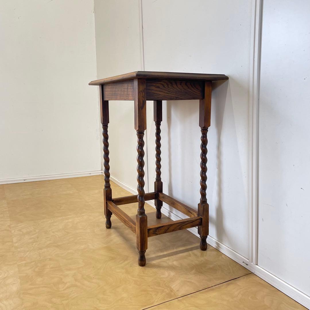 イギリス アンティーク サイドテーブル ツイストレッグ 英国 花台 テーブル