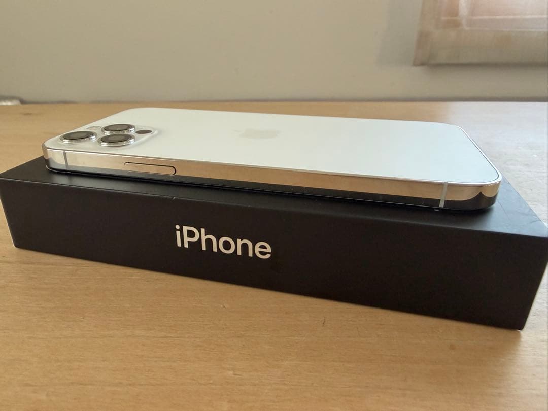 Apple iPhone 12 Pro ホワイト 本体