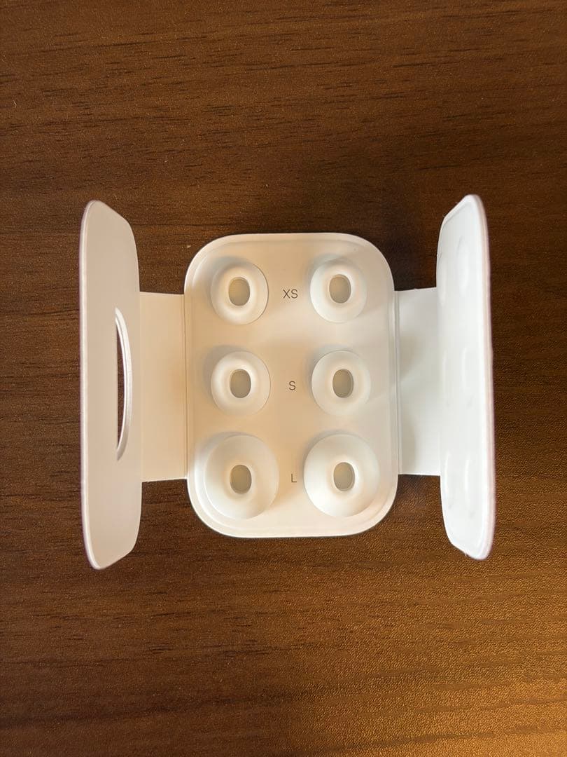 【美品】AirPods pro本体 第2世代　充電ケーブル付