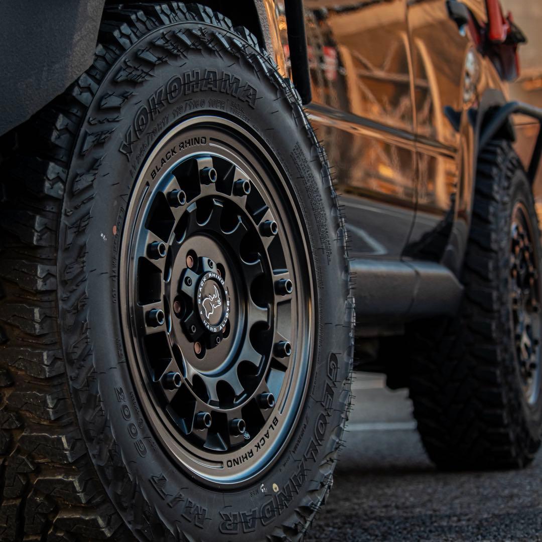 【手渡し限定】BLACK RHINO ホイール