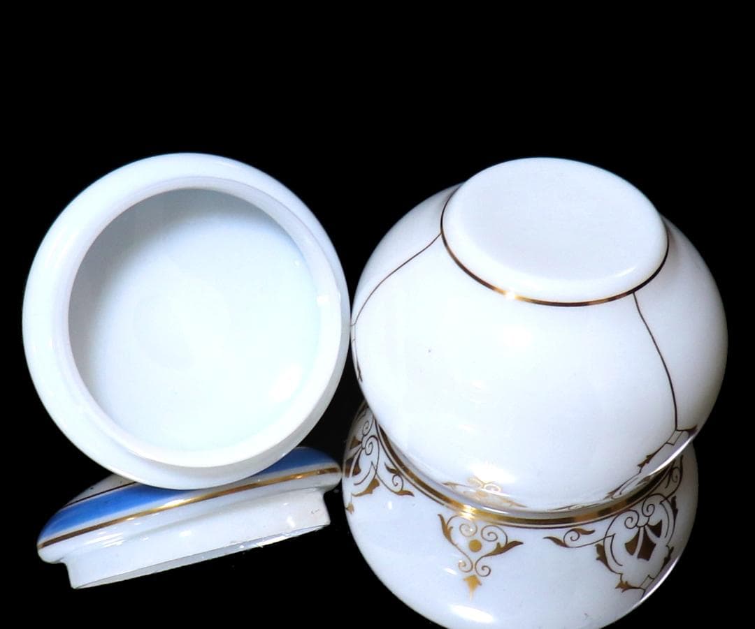 オールド・バカラ 激レア 純白オパーリンクリスタル製金彩エナメル彩蓋物 小物入れ