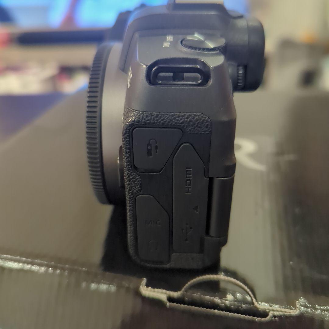 美品Canon EOS RP ミラーレスカメラ 本体　最安値