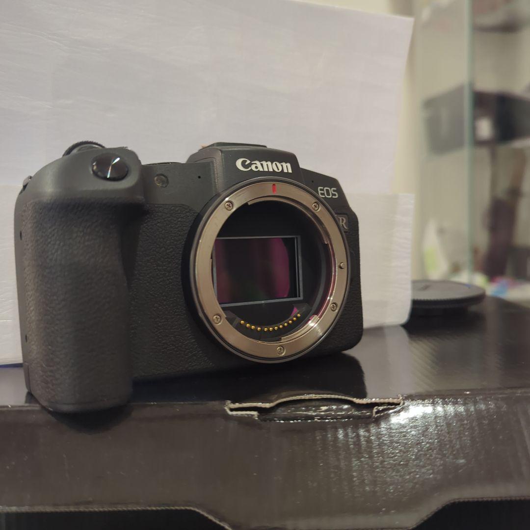 美品Canon EOS RP ミラーレスカメラ 本体　最安値