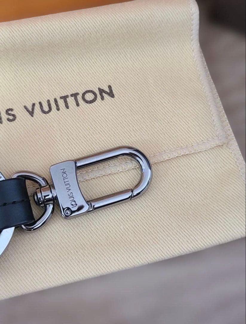 Louis Vuitton モノグラムエクリプス キーリング