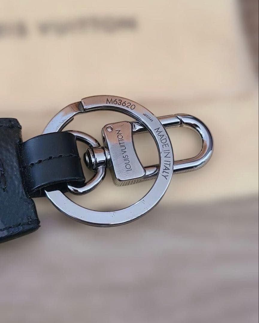 Louis Vuitton モノグラムエクリプス キーリング