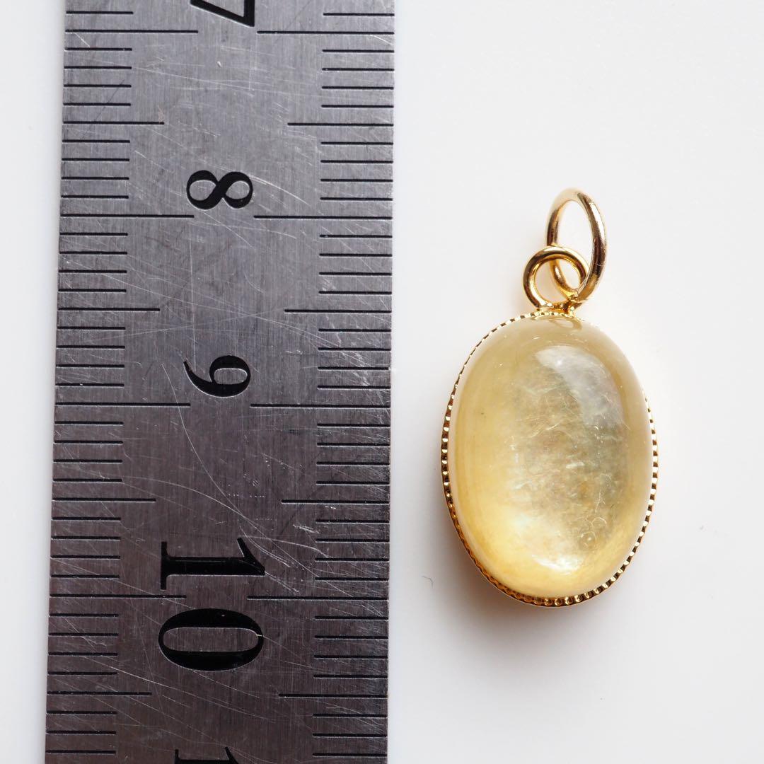 【もも】希少色薄桃翡翠の大粒枠留めネックレストップ