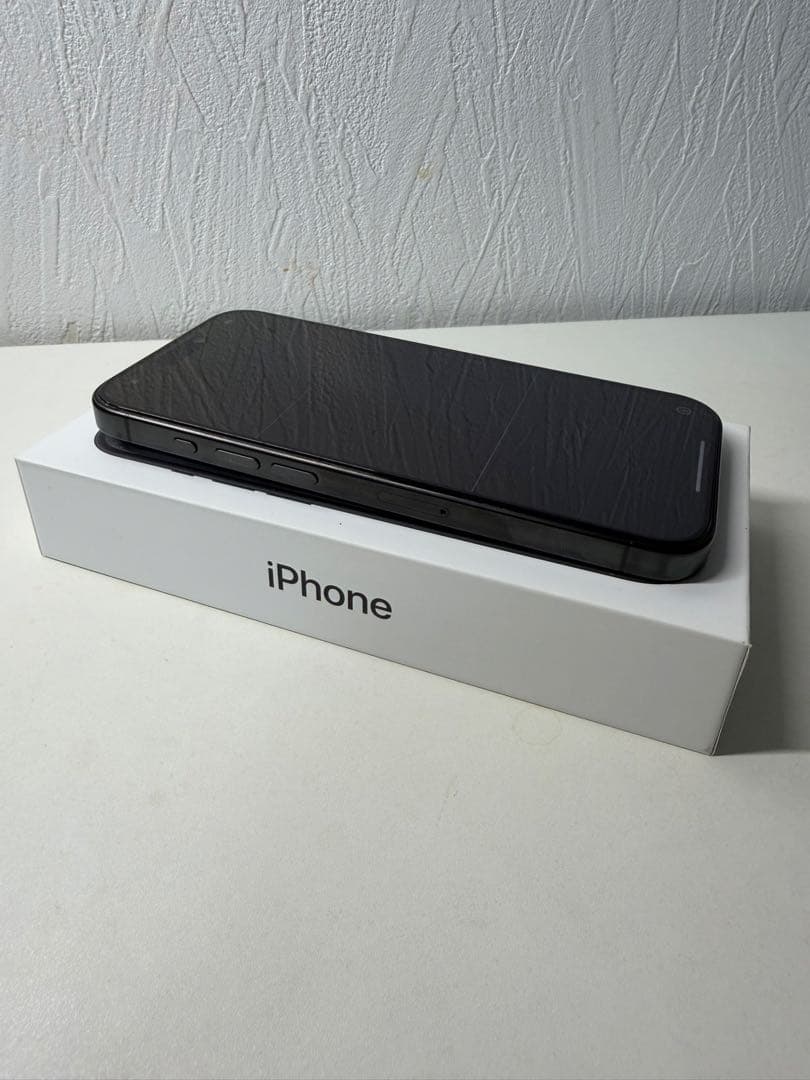 ★美品★iPhone15Pro 256GB SIMフリー ブラックチタニウム