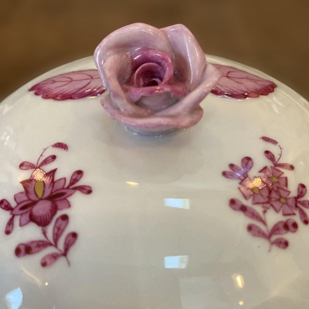 ヘレンド　アポニーピンクの蓋付きスープカップとソーサー2個セット