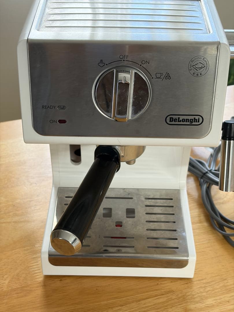 『最終』デロンギ　エスプレッソ　カプチーノメーカー　ECP3220J-W