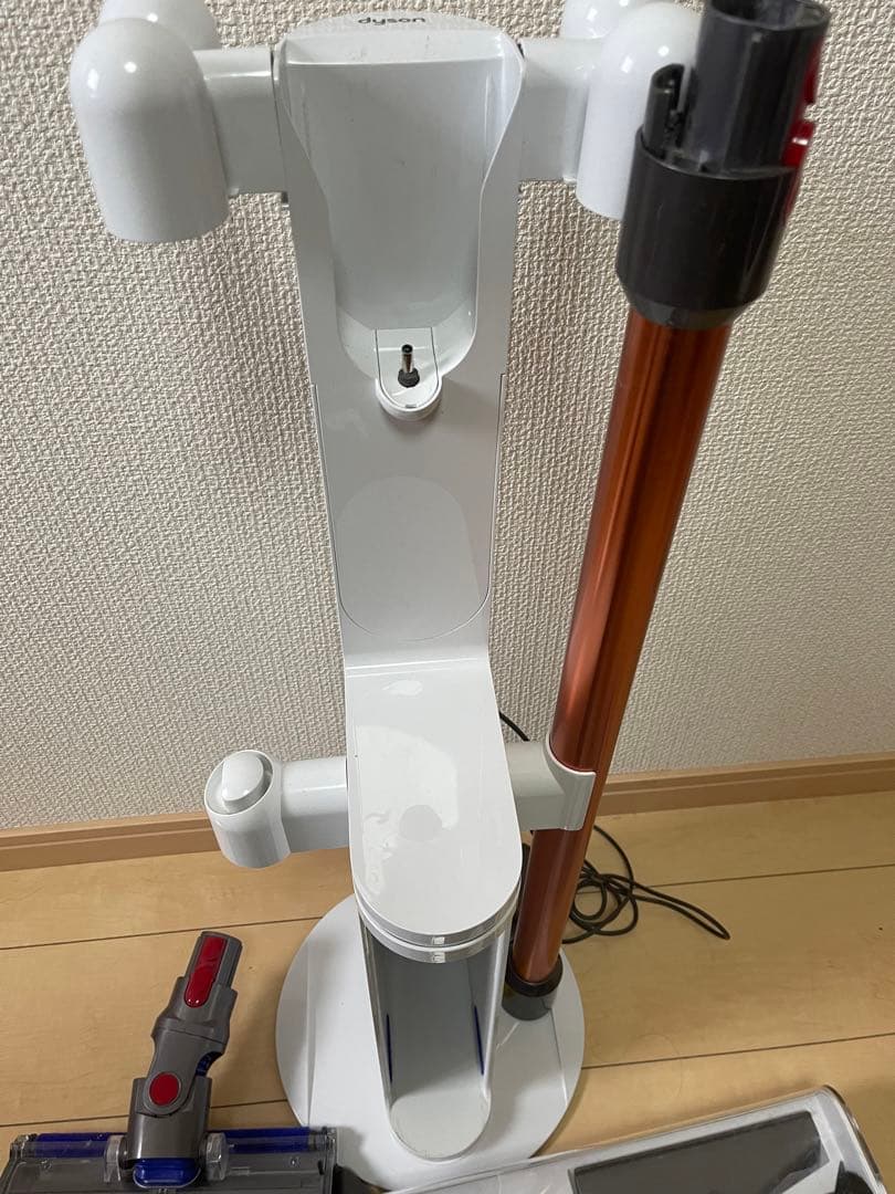 【美品】ダイソン V10 SV12　純正フロアドック付エコーモード69分