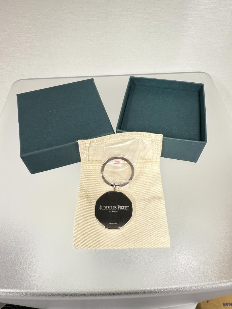 オーデマピゲ　キーホルダー　キーリング　八角形　シルバー　非売品　ノベルティ