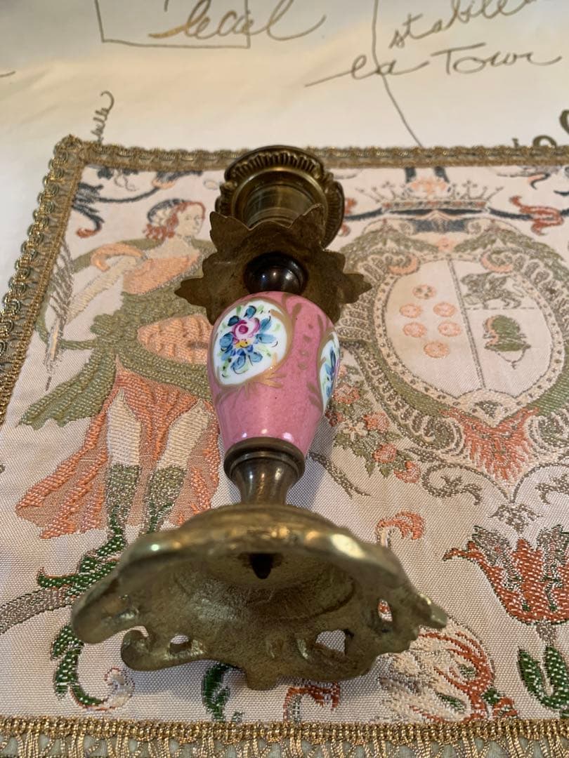 フランス製　アンティークのセーブル焼のペアのキャンドルスタンド！陶器が素敵です！