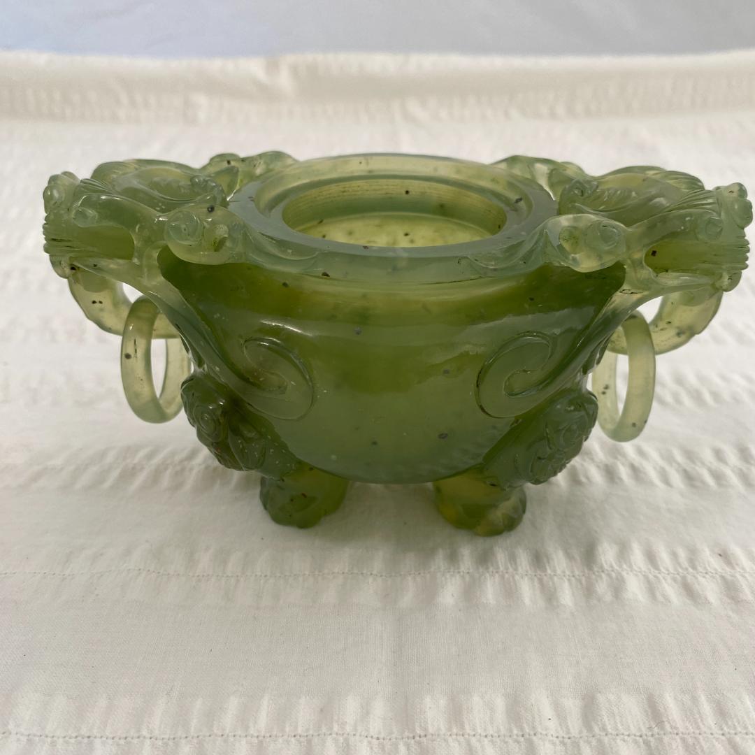 翡翠（ヒスイ）天然石　新山玉炉　龍の香炉　81年ポートピア天津物産展