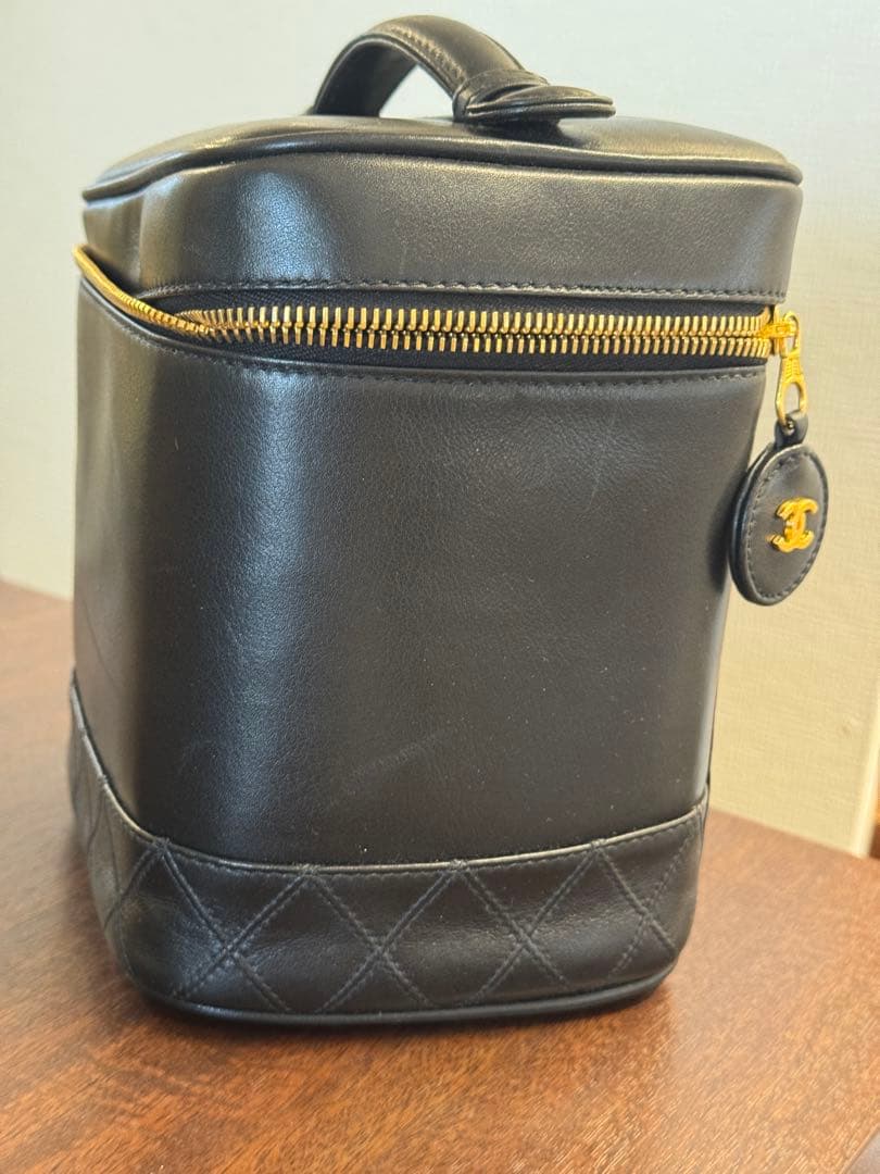 CHANEL バニティバッグ 化粧ポーチ ブラック ラムスキン 縦型