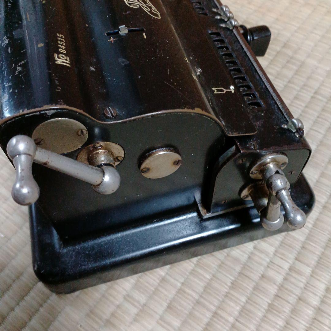 アンティーク　レトロ手回し計算機