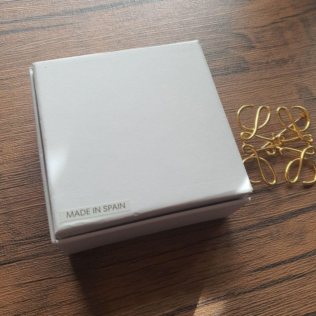 LOEWE ロエベ　ブローチ