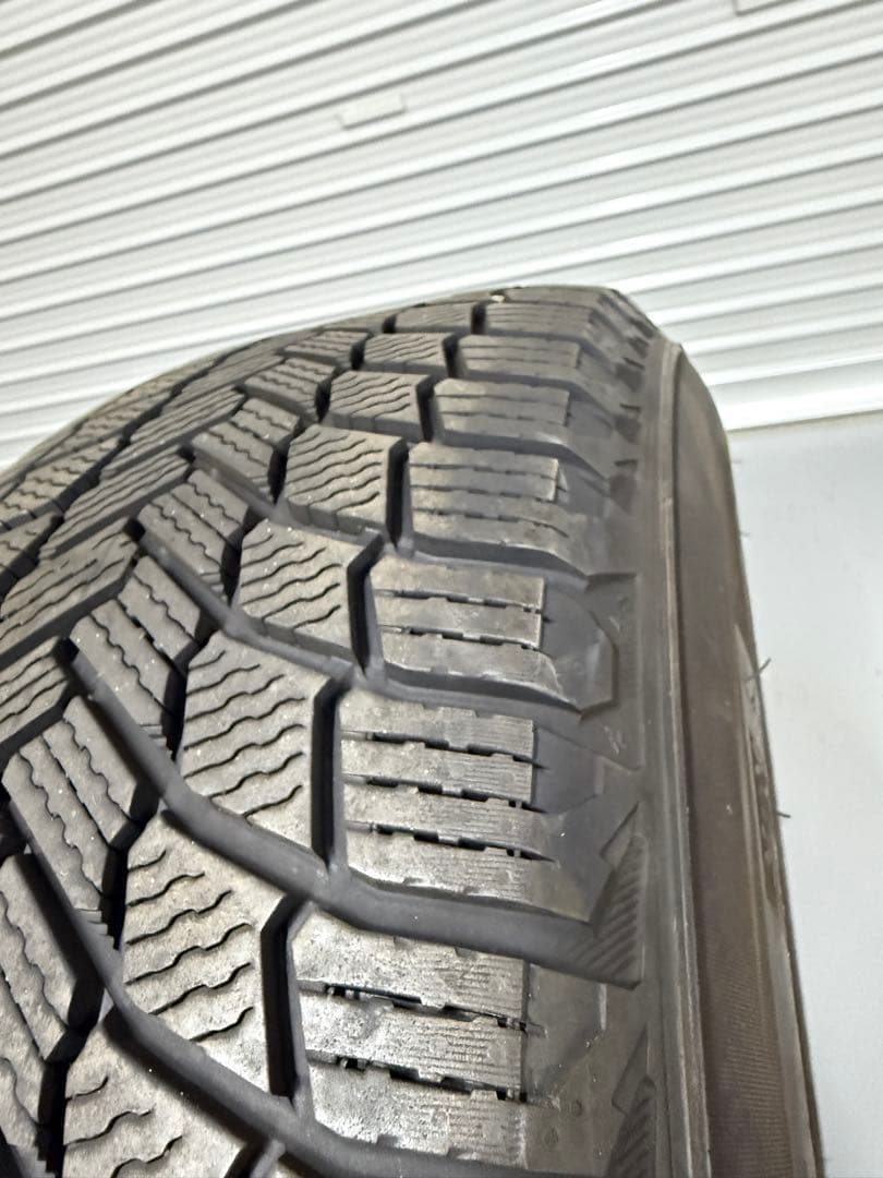 265/70R16 スタッドレスタイヤ　PCD139.7/6H.26