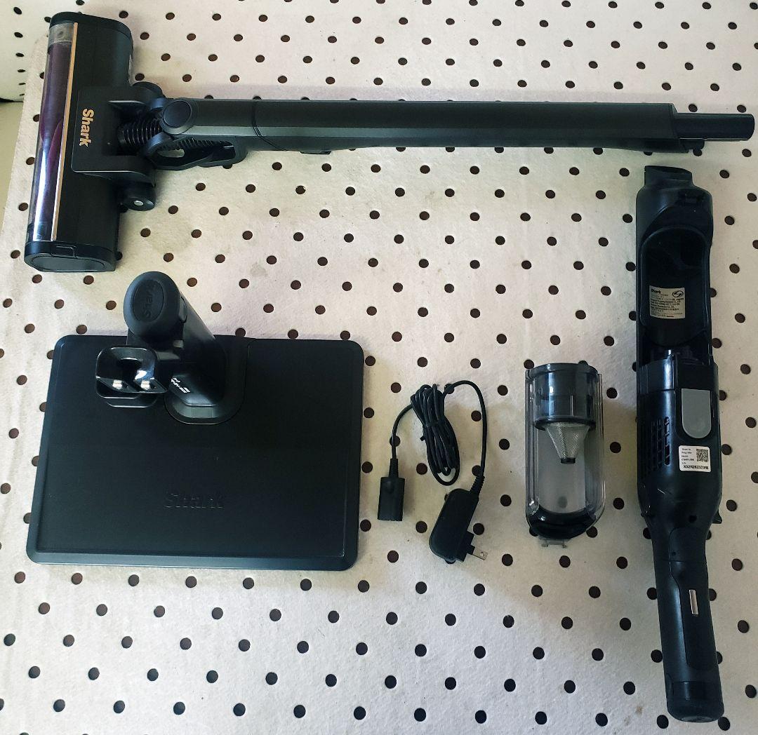 DOD ★Shark コードレスクリーナーCS-601JBK 美品★