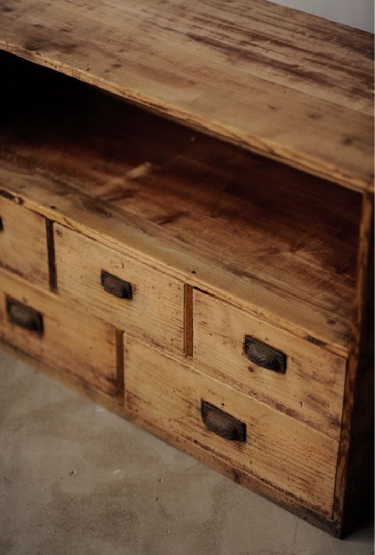 アンティーク 古い木製のローボード