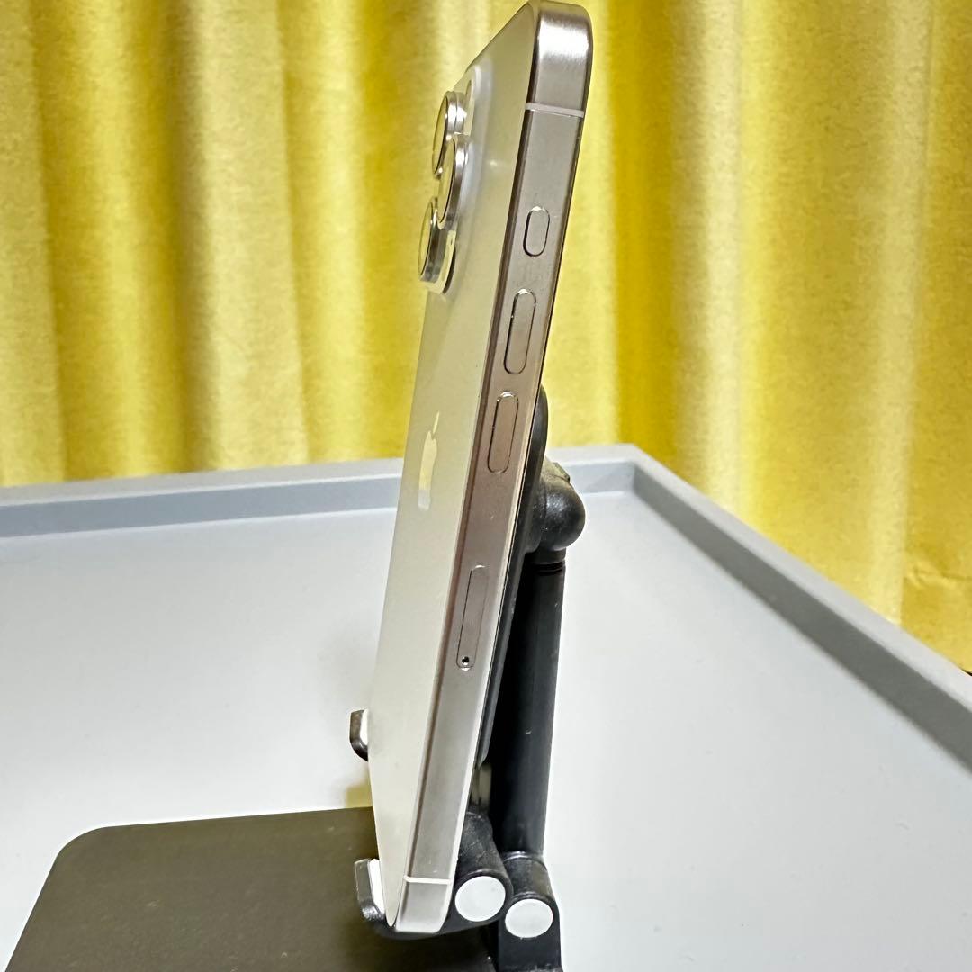 iPhone 15 Pro 256GB SIMフリー バッテリー残量100%