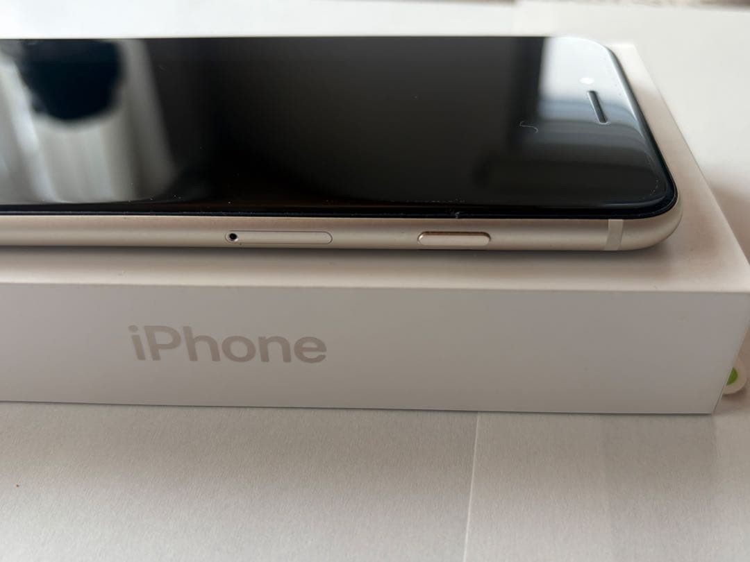 iPhone SE 第3世代 128GB SIMフリー スターライト 86%