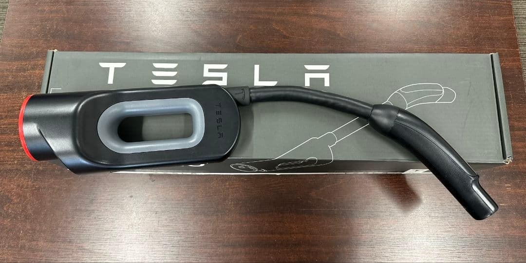 今だけクリスマスセール　純正　TESLA CHAdeMOアダプター
