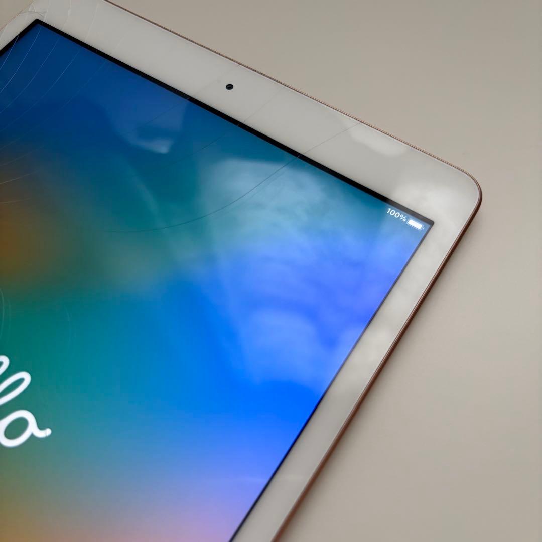 【画面割れ・操作可能】iPad 第8世代 32GB ゴールド Wi-Fiモデル