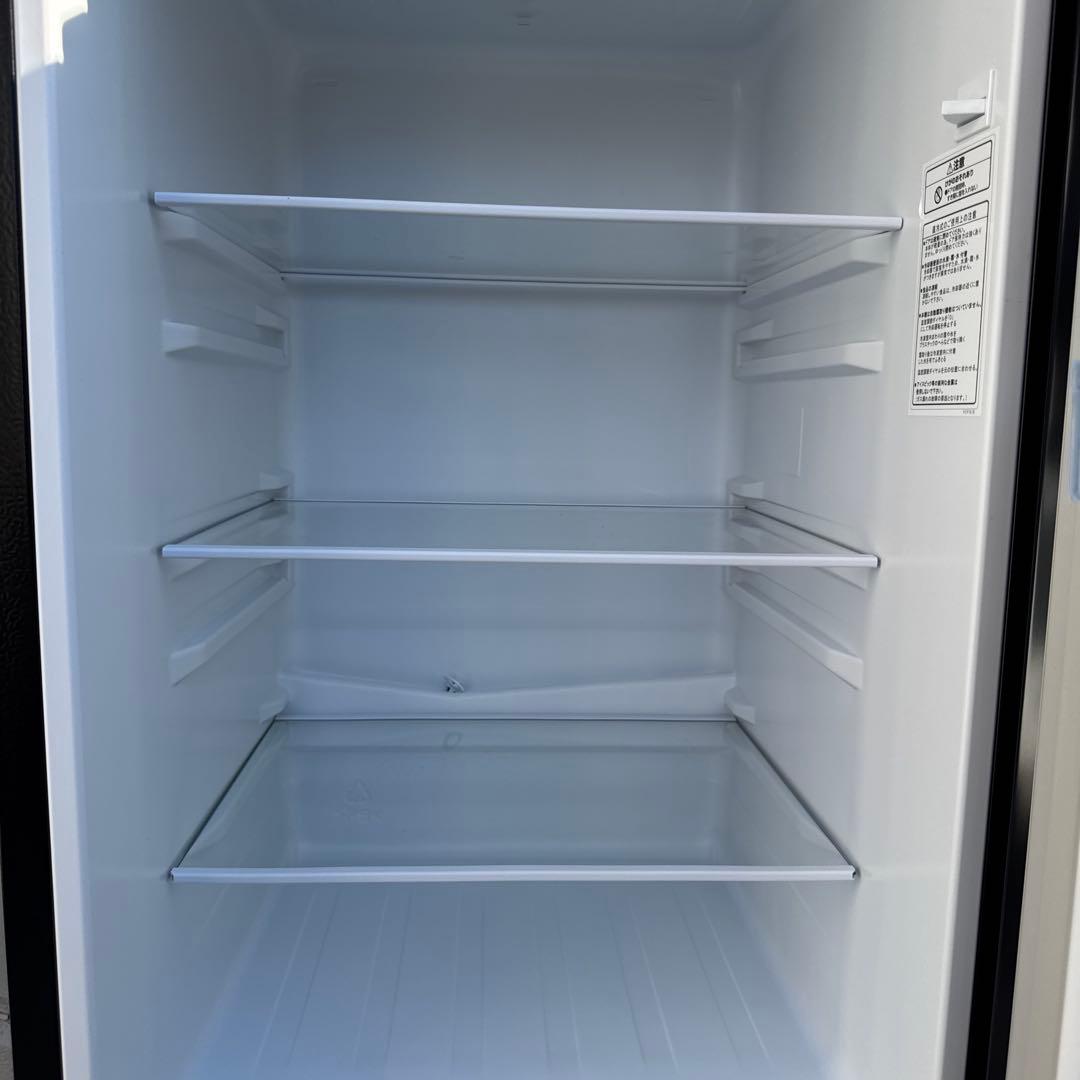 Hisense 2023年製現行モデル 2ドア冷蔵庫 幅49cm 175Lスリム