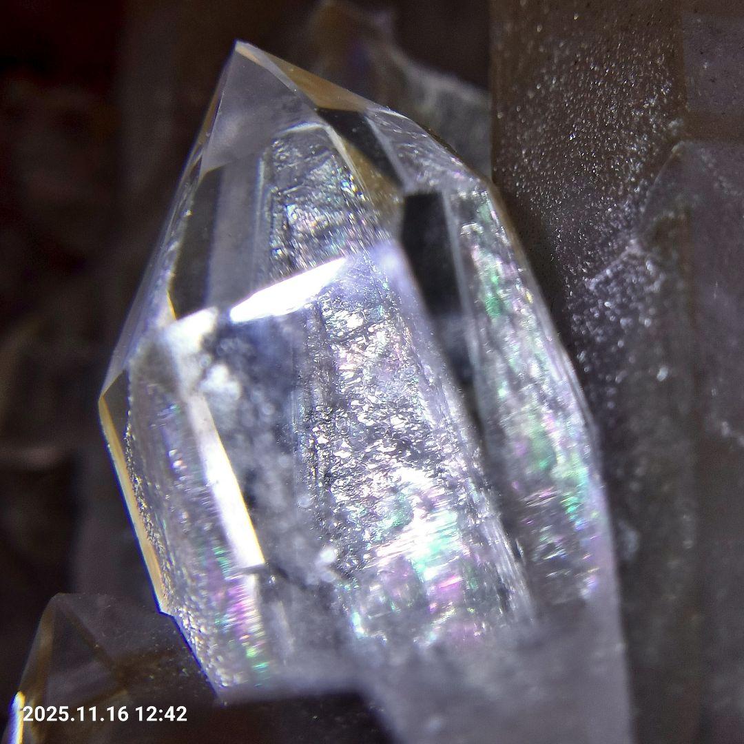 最高品質 ブラジル コリント産 水晶クラスター 159g 虹多数 グラデーション