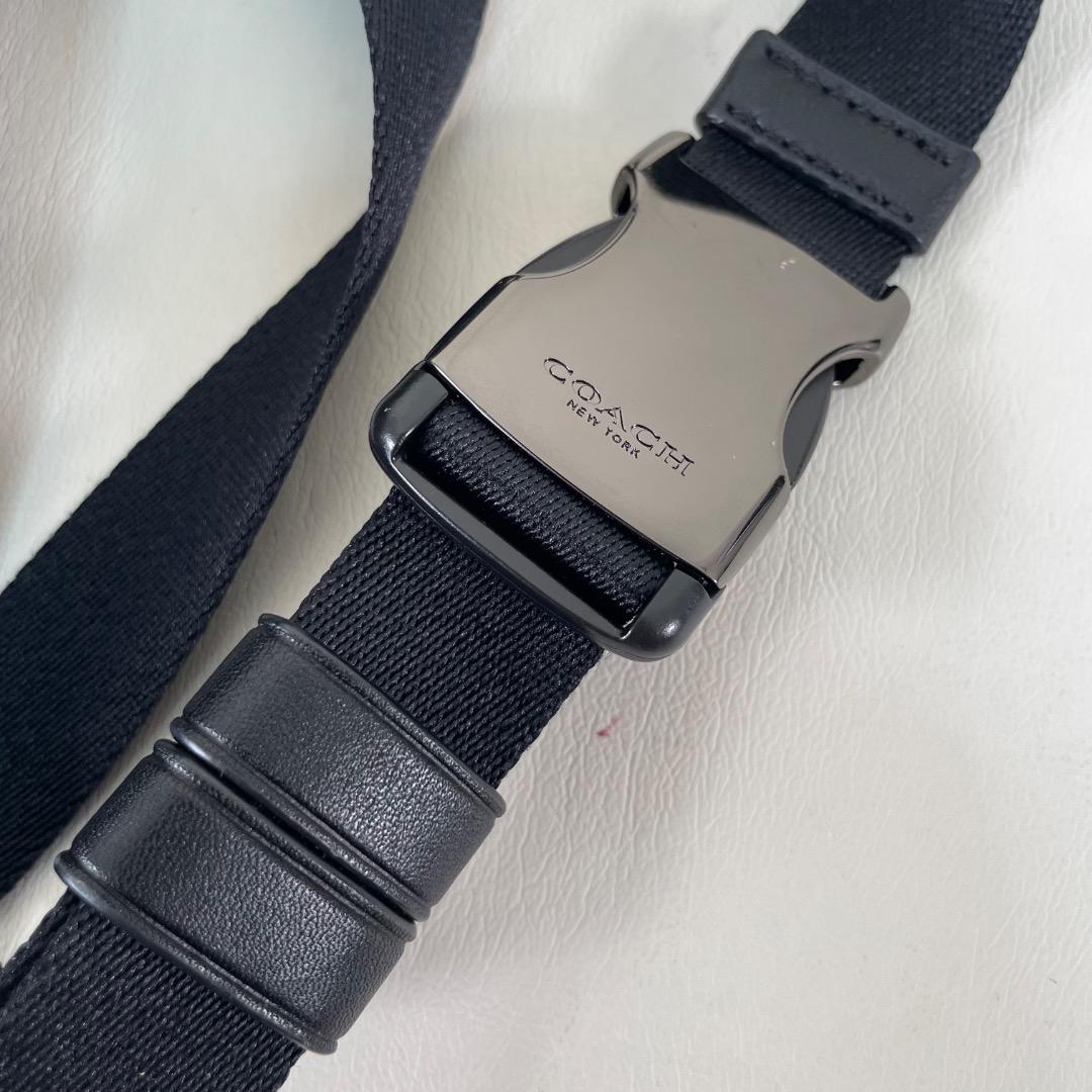 C5 美品✨COACH ボディバッグ F84711 ブラック×シグネチャー