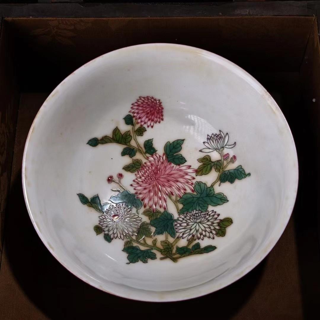 中国古美術・珍蔵粉彩・胭脂紅釉の碗・陶磁器・置物・純手描き・彩絵箱付き・茶道具