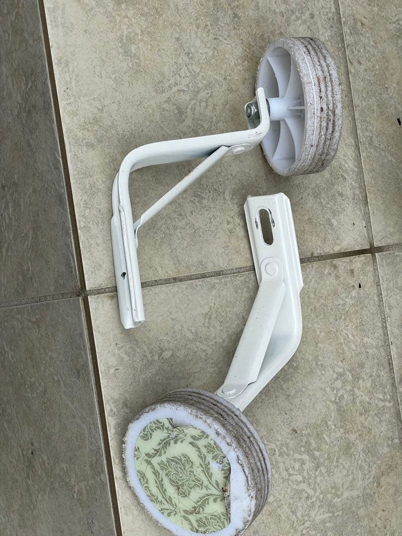 トイザらス 子供用自転車 旧型 ディズニー 美女と野獣 ベルS 補助輪付き自転車