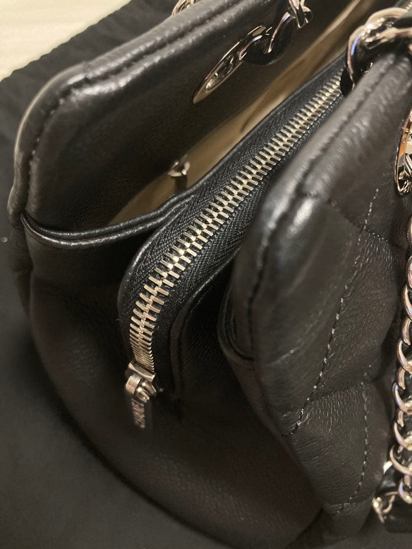 ぐーさん　正規美品　CHANEL マトラッセ　キルティングトートバッグ　黒