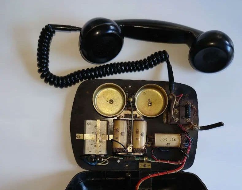 黒電話　4号Ｃ共電式　昭和　レトロ　ビンテージ　インダストリアル　アンティーク