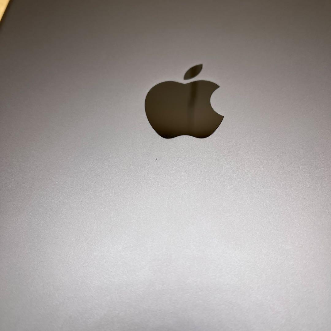 iPad (第７世代)Wi-Fi + Cellular 32GB スペースグレイ