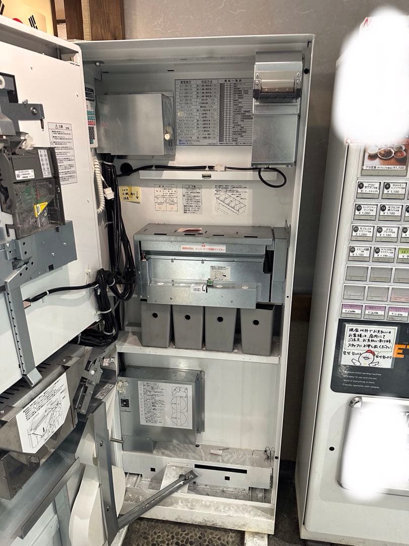芝浦　自動券売機　引き取り限定!!在庫6台あり。