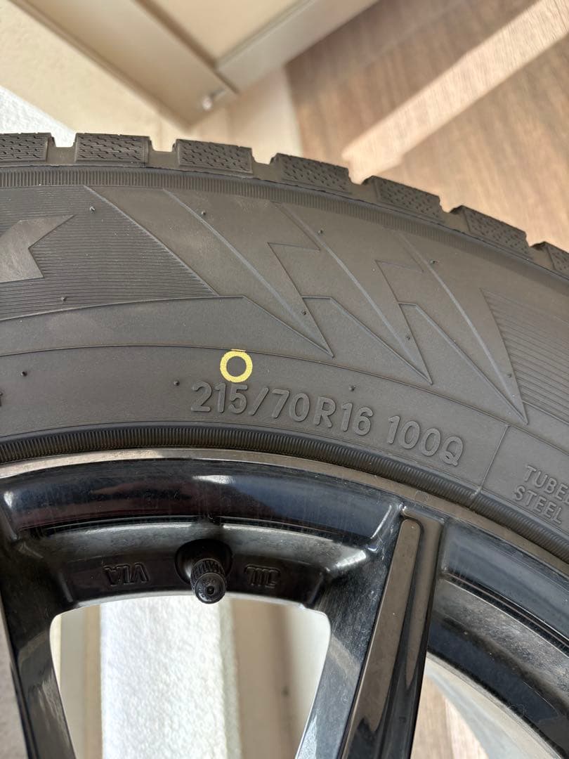 2024年製　美品　トランパス TX ウィンタータイヤ 215/70R16