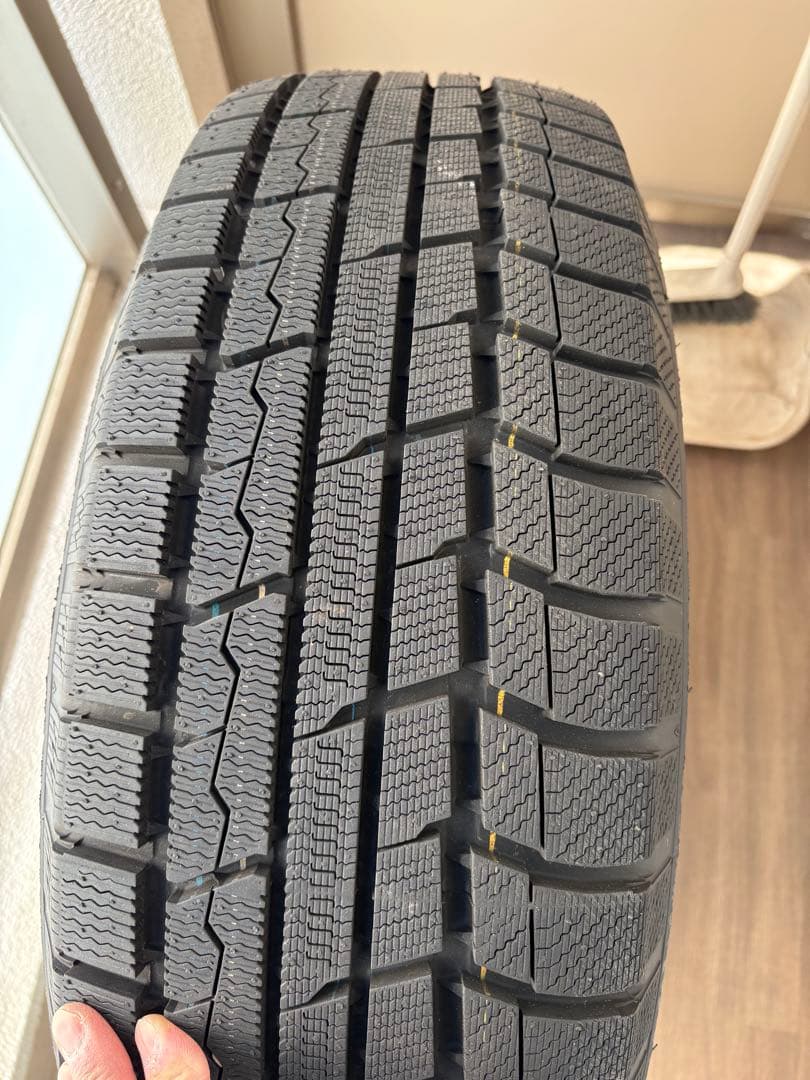 2024年製　美品　トランパス TX ウィンタータイヤ 215/70R16