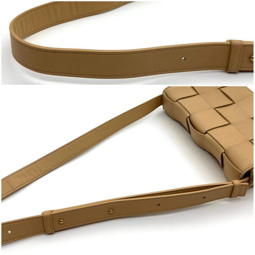 【極美品】ボッテガヴェネタ　マキシイントレチャート　カセット　ショルダーバッグ