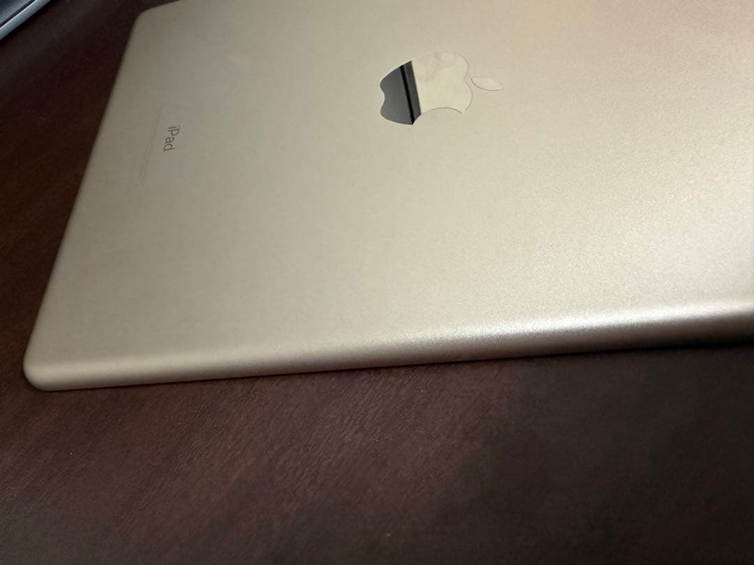 [値下げしました]iPad 第5世代 32GB WI-FI 本体のみ