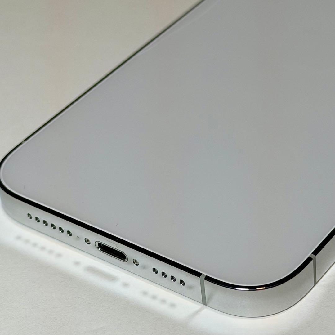 Apple iPhone 14 Pro Max 1TB 本体 シルバー 背面ヒビ