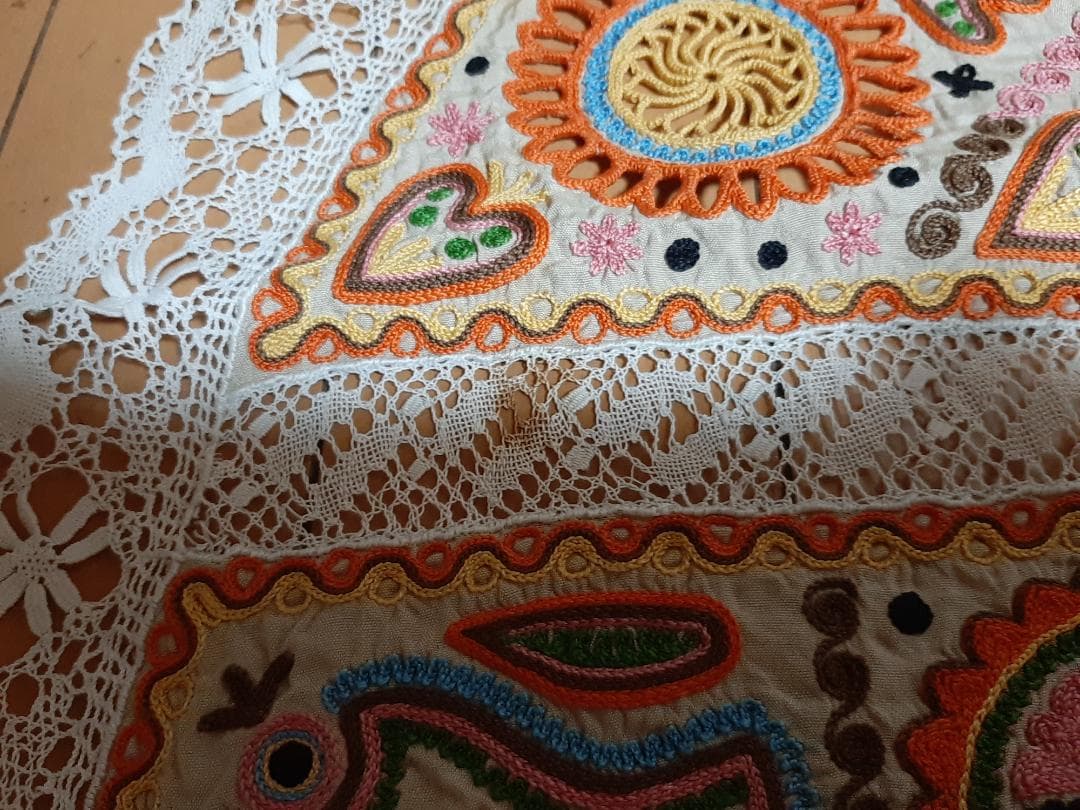 ボヘミアンテイスト・アンティークテーブルクロス・クロシェ編み・クリーニング済