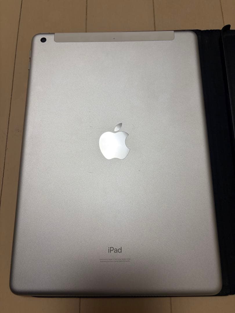 Apple iPad 7 32GB Wi-Fi+cellular SIMフリー
