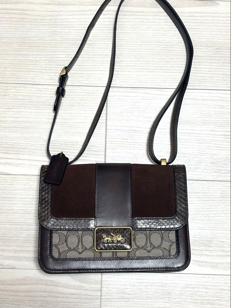 coach アリー　ショルダーバッグ　パイソン　ジャガード　スエード