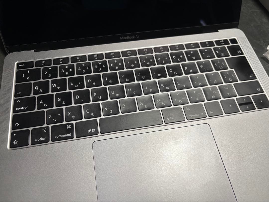 【充放電84回MacBook Air2018 8GB 箱・純正充電器付初期化済み
