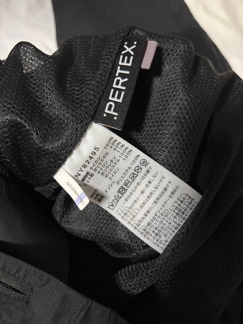 ザノースフェイス・ランニングダウンウェアNY82495レッドランロングパンツ黒Ｍ