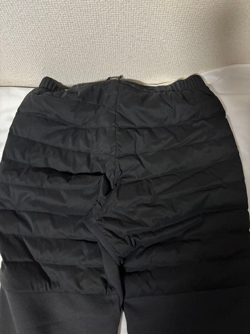 ザノースフェイス・ランニングダウンウェアNY82495レッドランロングパンツ黒Ｍ